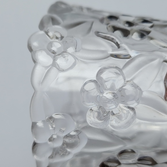 Set of 2 Acrylic Floral Vase - Picture 6 of 7